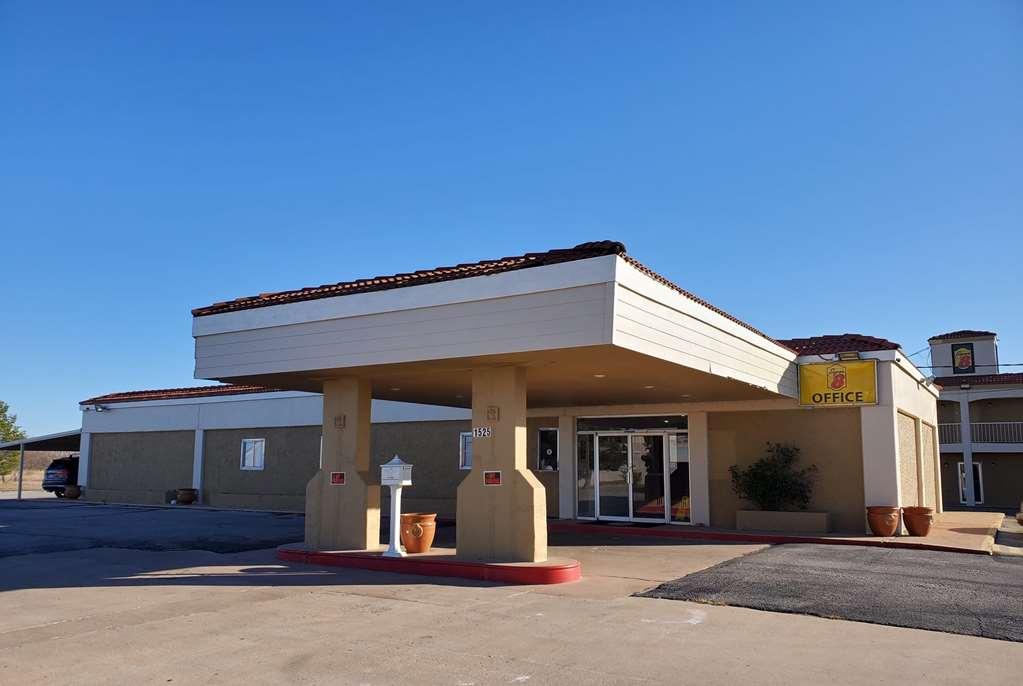 Super 8 By Wyndham North