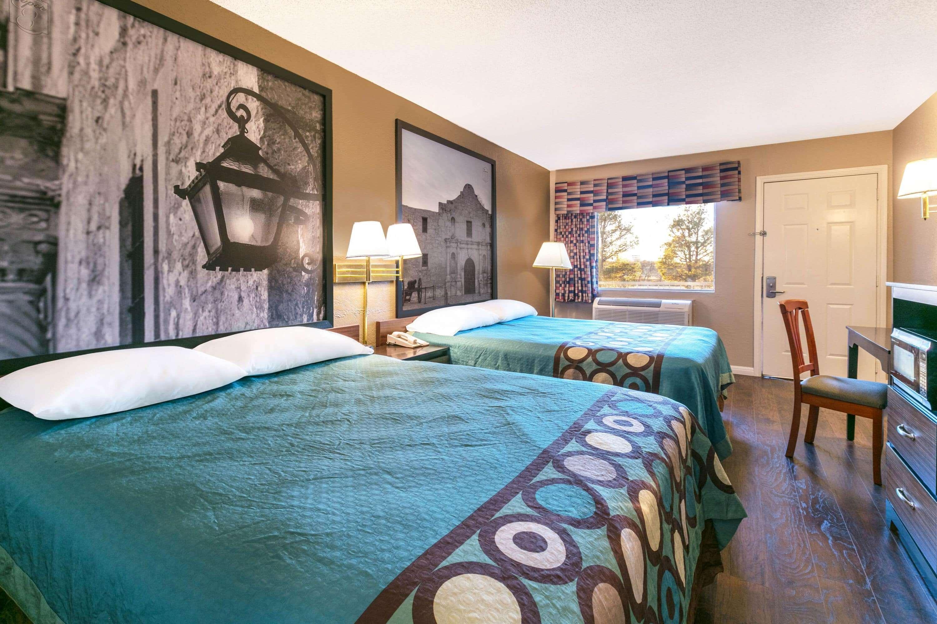 Hotel Super 8 By Wyndham North