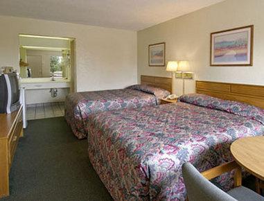 Super 8 By Wyndham North Hotel 2*